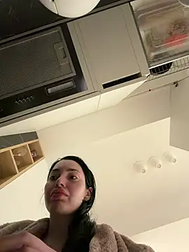 Mia Splash online show from 04/09/26, 05:51