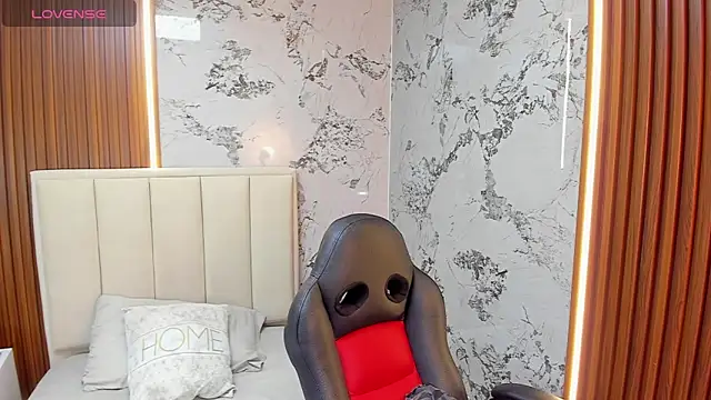 Snapshot of MEGANZARICK chatting on 03/21/26, 03:33 MEGANZARICK online show from 03/21/26, 03:33