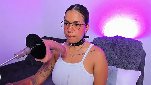 AngelaRicci online show from 11/20/25, 09:03