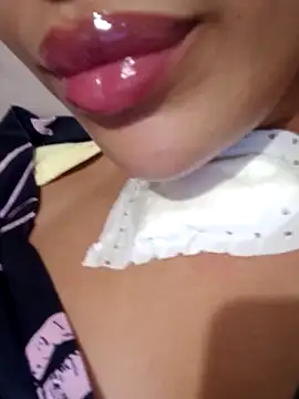 Snapshot of Sexlove1xo chatting on 10/29/25, 01:13 Sexlove1xo online show from 10/29/25, 01:13