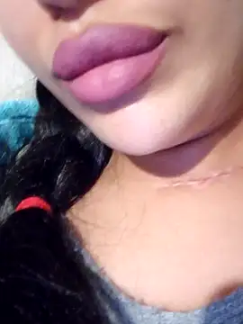 Snapshot of Sexlove1xo chatting on 11/22/25, 10:25 Sexlove1xo online show from 11/22/25, 10:25