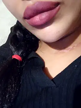 Snapshot of Sexlove1xo chatting on 11/24/25, 05:51 Sexlove1xo online show from 11/24/25, 05:51