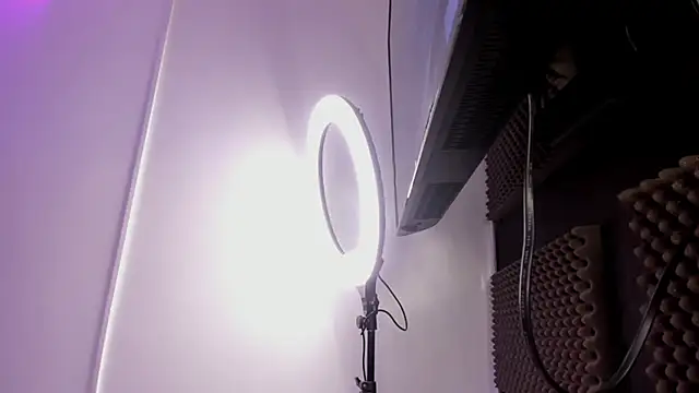 Snapshot of Anniie__Evans chatting on 02/27/25, 08:31 Anniie  Evans online show from 02/27/25, 08:31