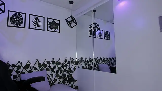 Snapshot of Anniie__Evans chatting on 03/17/25, 02:01 Anniie  Evans online show from 03/17/25, 02:01