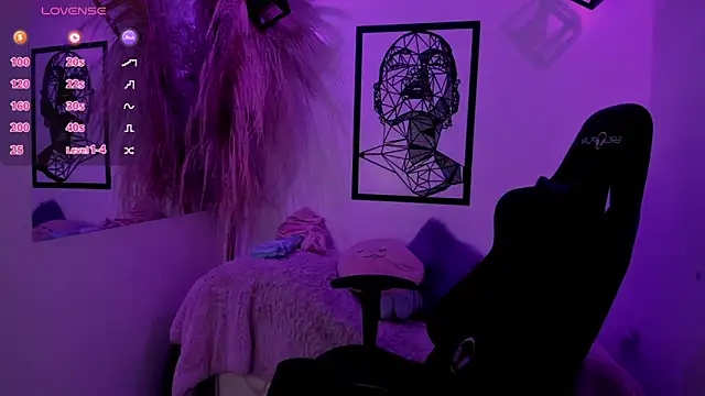 Snapshot of Anniie__Evans chatting on 03/21/25, 02:07 Anniie  Evans online show from 03/21/25, 02:07