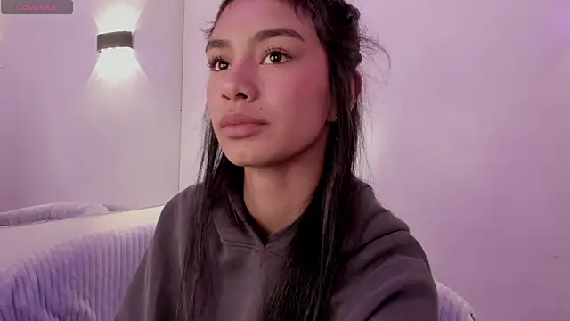 Snapshot of Anniie__Evans chatting on 09/17/25, 03:03 Anniie  Evans online show from 09/17/25, 03:03