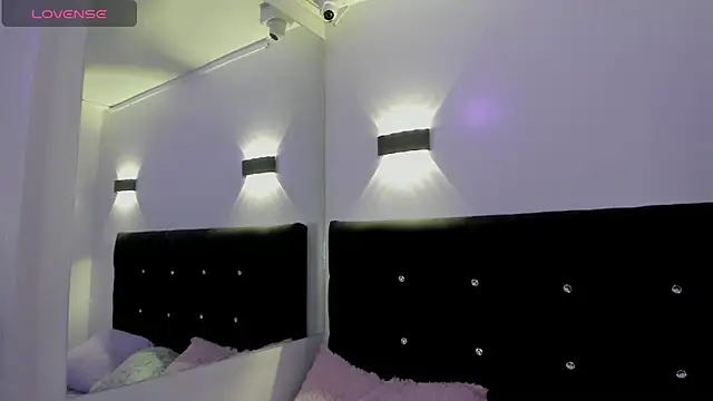 Snapshot of Anniie__Evans chatting on 09/25/25, 03:05 Anniie  Evans online show from 09/25/25, 03:05