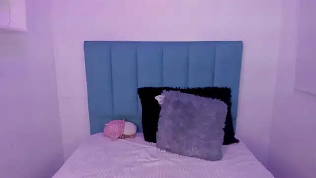 Snapshot of Anniie__Evans chatting on 10/01/25, 03:07 Anniie  Evans online show from 10/01/25, 03:07