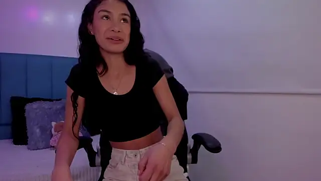 Snapshot of Anniie__Evans chatting on 10/07/25, 02:36 Anniie  Evans online show from 10/07/25, 02:36