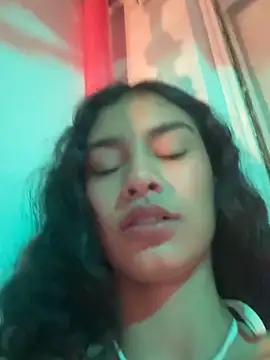 Snapshot of Anniie__Evans chatting on 10/17/25, 06:32 Anniie  Evans online show from 10/17/25, 06:32