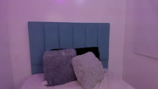 Snapshot of Anniie__Evans chatting on 11/03/25, 05:25 Anniie Evans online show from 11/03/25, 05:25