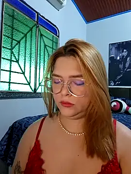 Snapshot of GoddessChaar chatting on 04/02/26, 10:24 GoddessChaar online show from 04/02/26, 10:24