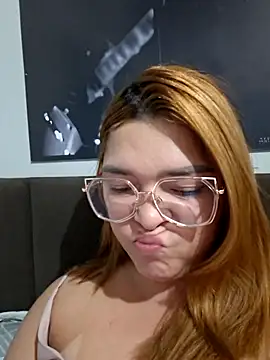 Snapshot of GoddessChaar chatting on 04/12/26, 12:26 GoddessChaar online show from 04/12/26, 12:26