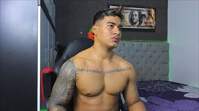 luigi hot  online show from 10/20/25, 05:35