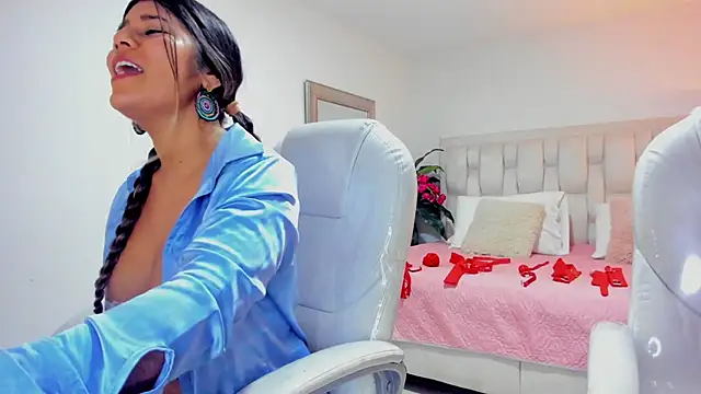 Couple fantasies69 online show from 03/02/25, 09:10