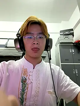 Snapshot of Anson0722 chatting on 09/25/25, 01:04 Anson0722 online show from 09/25/25, 01:04