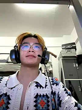 Snapshot of Anson0722 chatting on 10/13/25, 12:49 Anson0722 online show from 10/13/25, 12:49