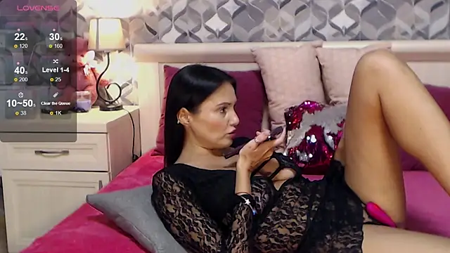 Nico1e Smith online show from 12/16/25, 06:07