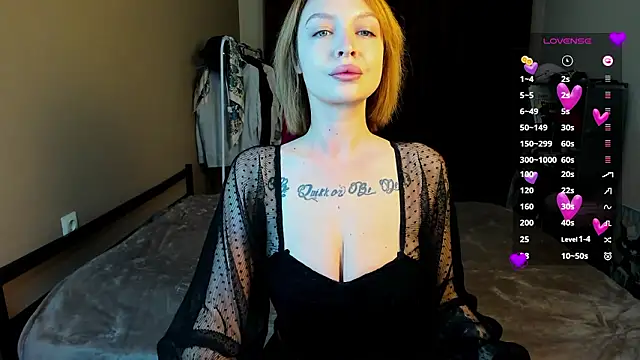 Snapshot of Mystic_Doll chatting on 03/12/26, 10:05 Mystic Doll online show from 03/12/26, 10:05