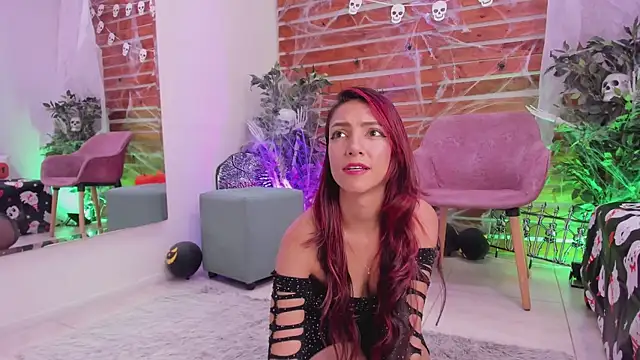 Laura Bonnet  online show from 10/15/25, 03:01