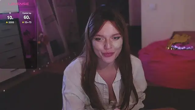 Snapshot of CherryRed_Girl chatting on 02/22/25, 01:33 CherryRed Girl online show from 02/22/25, 01:33