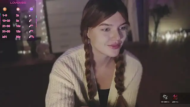 Snapshot of CherryRed_Girl chatting on 09/26/25, 09:41 CherryRed Girl online show from 09/26/25, 09:41