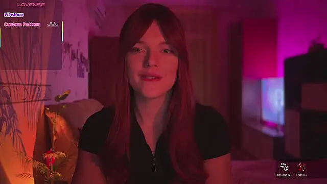 Snapshot of CherryRed_Girl chatting on 03/12/26, 11:00 CherryRed Girl online show from 03/12/26, 11:00