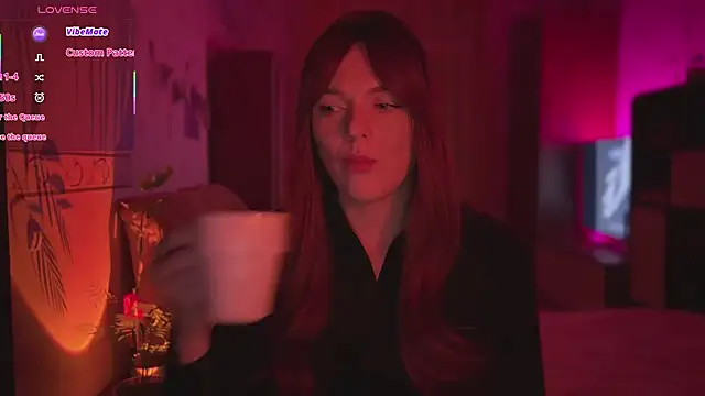 Snapshot of CherryRed_Girl chatting on 03/15/26, 09:10 CherryRed Girl online show from 03/15/26, 09:10