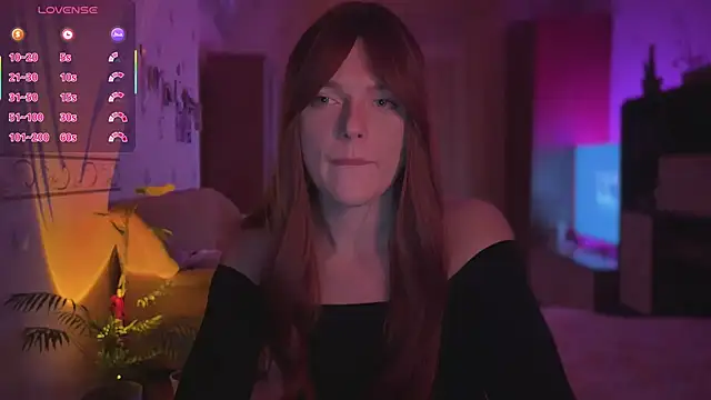 Snapshot of CherryRed_Girl chatting on 04/11/26, 09:19 CherryRed Girl online show from 04/11/26, 09:19