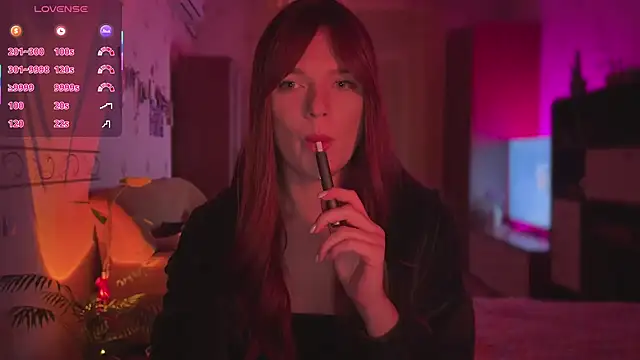 Snapshot of CherryRed_Girl chatting on 04/15/26, 07:43 CherryRed Girl online show from 04/15/26, 07:43