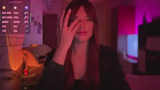 Snapshot of CherryRed_Girl chatting on 04/15/26, 07:58 CherryRed Girl online show from 04/15/26, 07:58