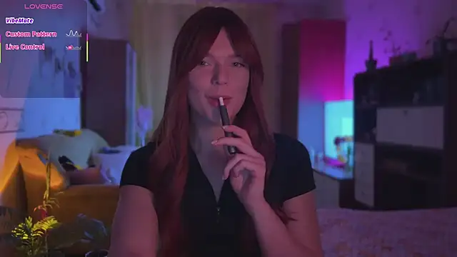 Snapshot of CherryRed_Girl chatting on 04/23/26, 09:28 CherryRed Girl online show from 04/23/26, 09:28