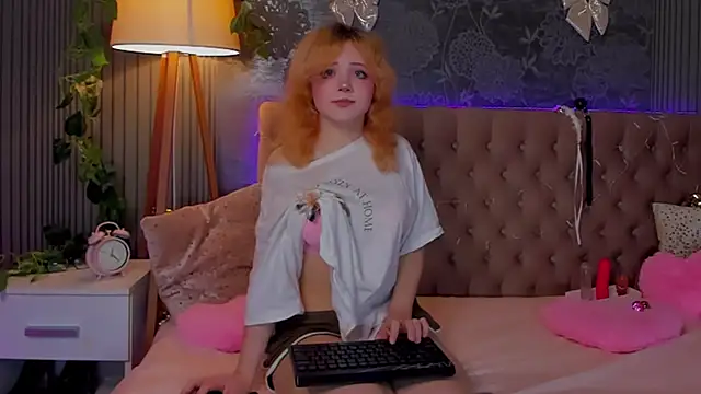 EmilyAngells online show from 12/19/25, 07:04