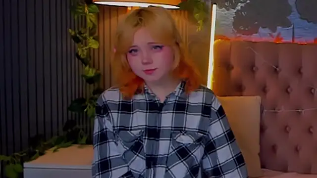 Snapshot of EmilyAngells chatting on 02/05/26, 06:29 EmilyAngells online show from 02/05/26, 06:29