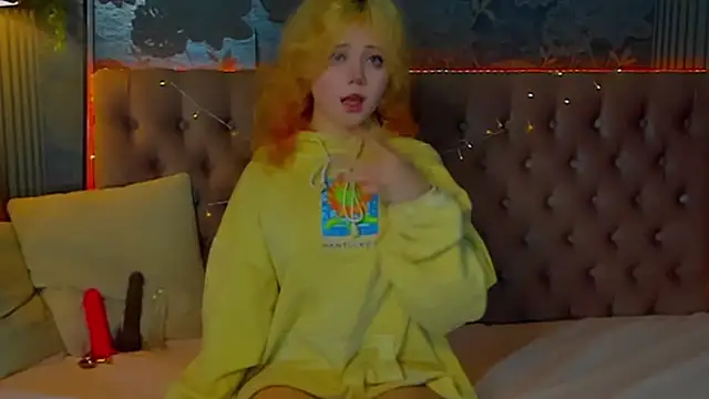 Snapshot of EmilyAngells chatting on 02/06/26, 07:02 EmilyAngells online show from 02/06/26, 07:02