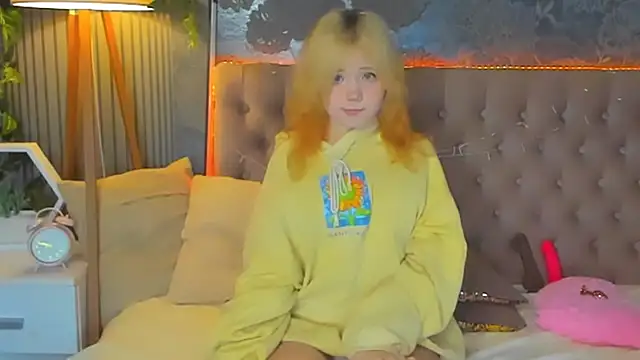 Snapshot of EmilyAngells chatting on 02/09/26, 07:01 EmilyAngells online show from 02/09/26, 07:01