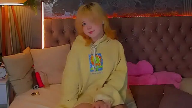 Snapshot of EmilyAngells chatting on 02/13/26, 06:53 EmilyAngells online show from 02/13/26, 06:53