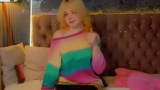 Snapshot of EmilyAngells chatting on 02/20/26, 07:21 EmilyAngells online show from 02/20/26, 07:21