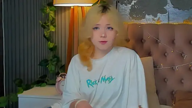 Snapshot of EmilyAngells chatting on 02/25/26, 06:34 EmilyAngells online show from 02/25/26, 06:34