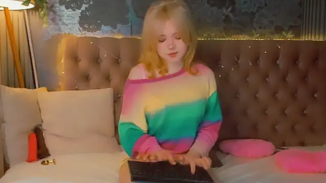 Snapshot of EmilyAngells chatting on 03/02/26, 06:47 EmilyAngells online show from 03/02/26, 06:47