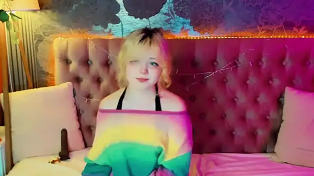 EmilyAngells online show from 05/26/26, 07:26