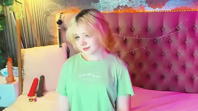 EmilyAngells online show from 05/27/26, 06:32