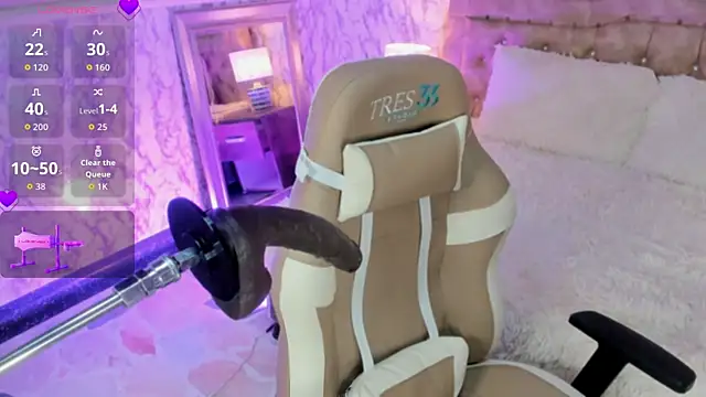 Snapshot of CandyKissx chatting on 10/22/25, 07:35 CandyKissx online show from 10/22/25, 07:35