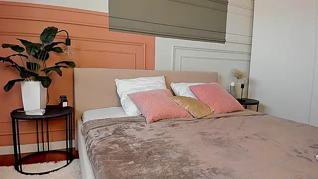  BunnyDollStella  online show from 02/26/25, 07:31