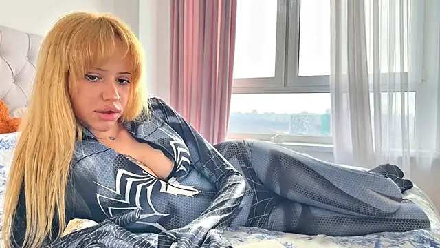 Snapshot of _BunnyDollStella_ chatting on 04/07/26, 07:53 BunnyDollStella online show from 04/07/26, 07:53