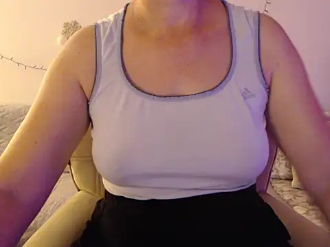 Snapshot of YourfantasyGiuly chatting on 06/06/26, 09:03 YourfantasyGiuly online show from 06/06/26, 09:03