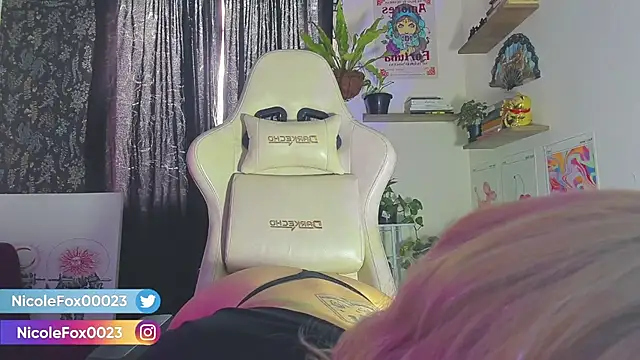 NicoleFox23  online show from 03/14/25, 07:01