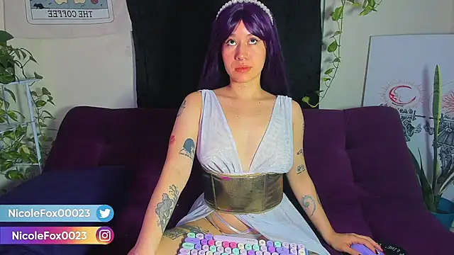 NicoleFox23  online show from 10/03/25, 09:50