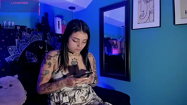 Snapshot of ChloeAllennn chatting on 05/06/26, 12:30 ChloeAllennn online show from 05/06/26, 12:30