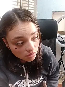 Snapshot of ChloeAllennn chatting on 05/19/26, 02:01 ChloeAllennn online show from 05/19/26, 02:01